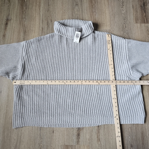 NWT Torrid Light Gray Drop Shoulder Turtleneck Sweater - Picture 9 of 9